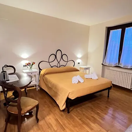 Πανσιόν Ai Fiori Πεσκιέρα ντελ Γκάρντα